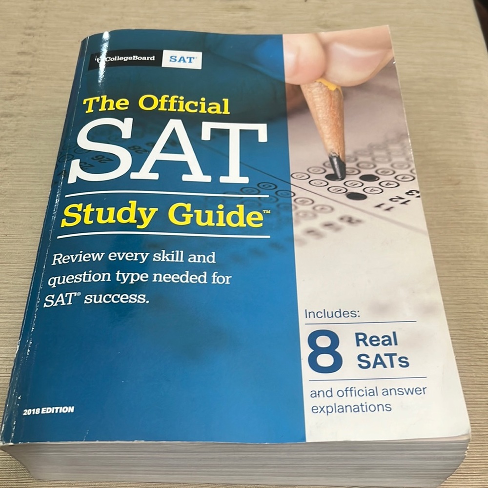 SAT Study guide College Board Approved‎ 8 Real Test and answer explanations
